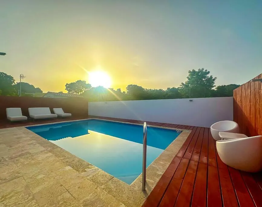 הקונטקטים של New Boutique House With Pool Near The Beach